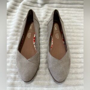 Toms Jutti Flats, size 6